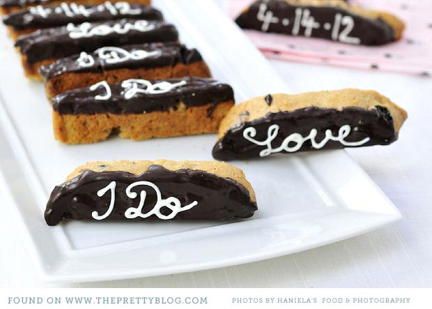Chocolate-Dipped Biscotti // Small Sweets for a Dessert Reception - weddingfor1000.com