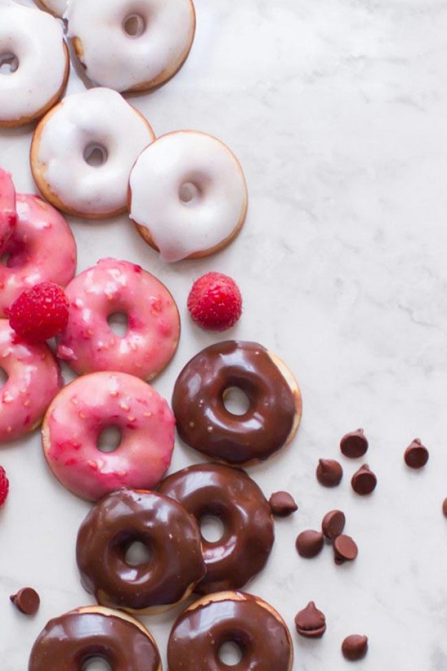 Mini Frosted Doughnuts // Small Sweets for a Dessert Reception - weddingfor1000.com