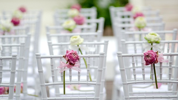 Adorable chair decoration ideas! - weddingfor1000.com single flower