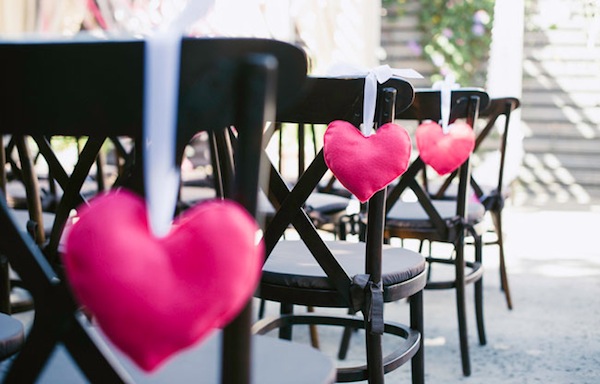 Adorable chair decoration ideas! - weddingfor1000.com