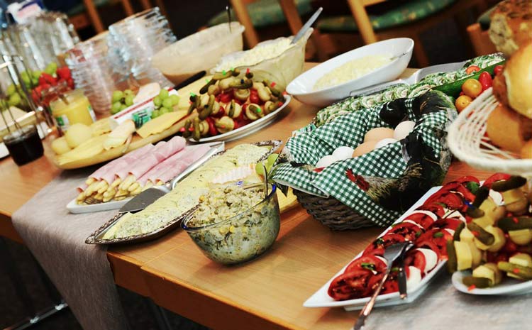 alternative wedding catering idea: afternoon buffet - weddingfor1000.com