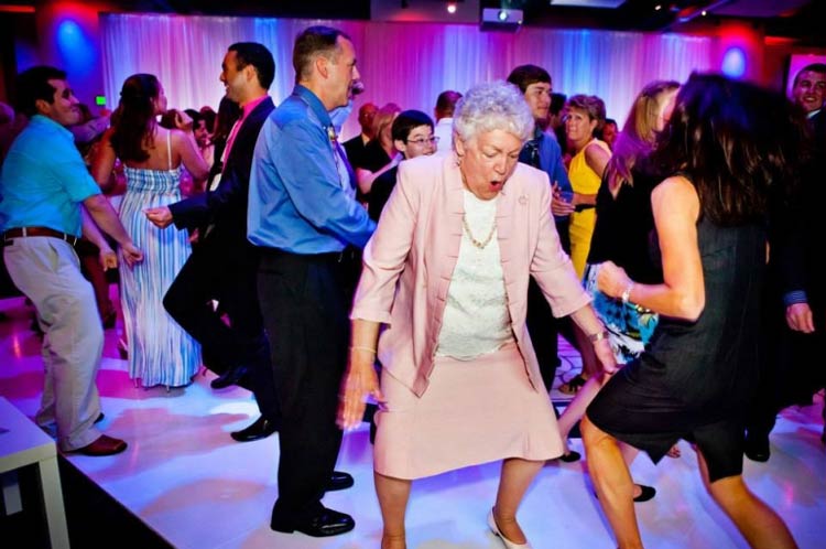 get the entertainment started at your wedding - weddingfor1000.com