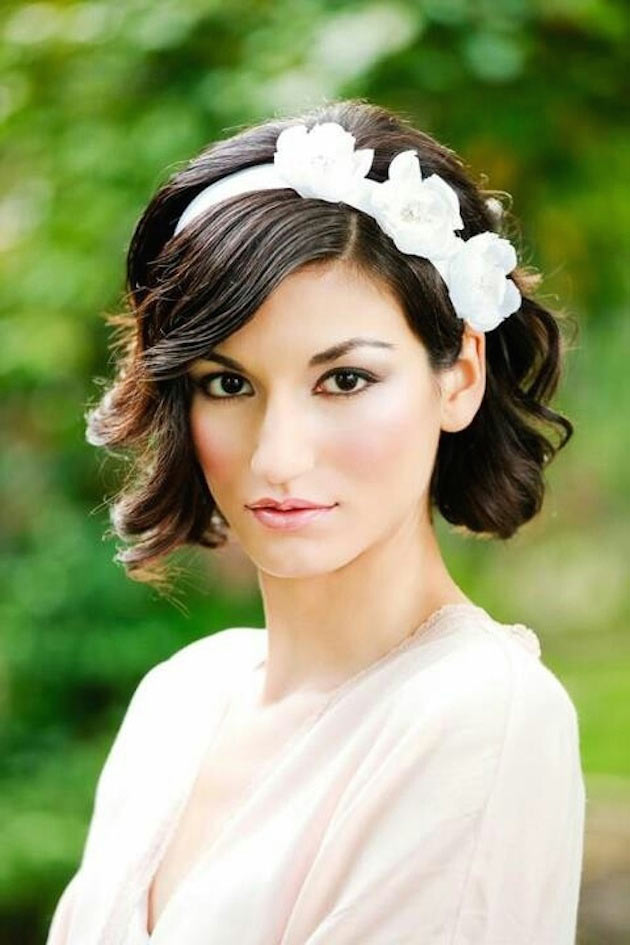 Romantic Short Wedding Hair Style