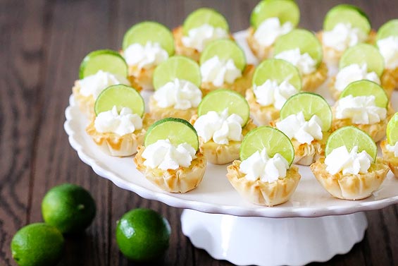 Mini Key Lime Tarts // Small Sweets for a Dessert Reception - weddingfor1000.com