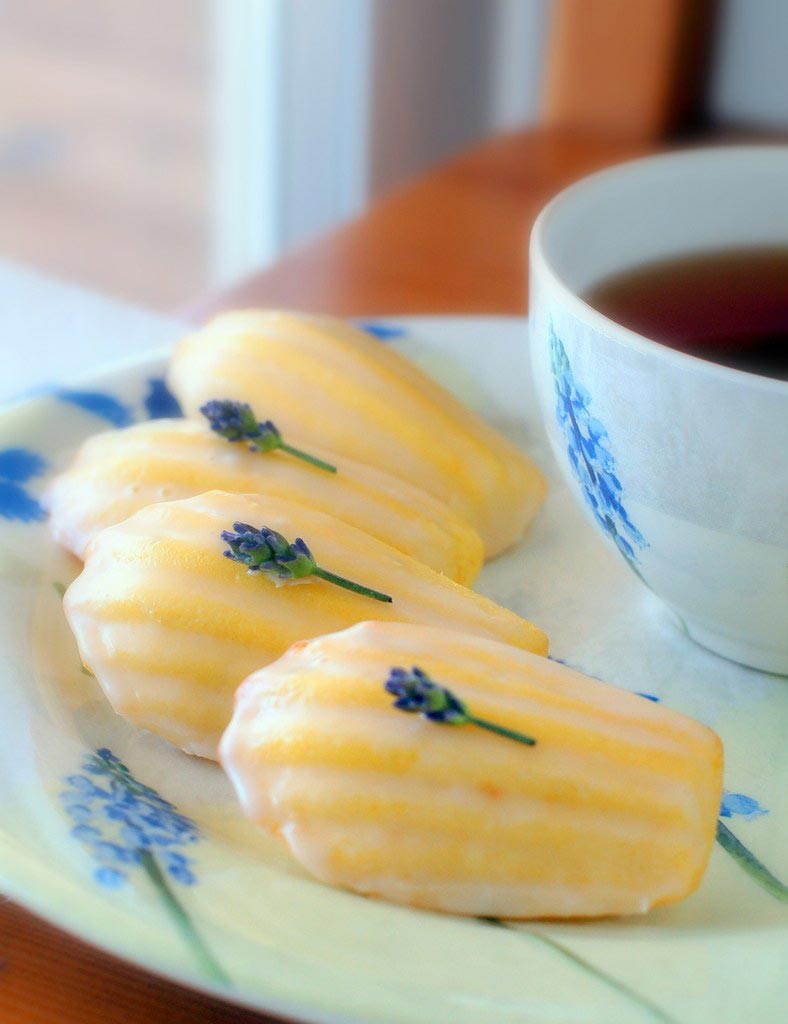 Lemon Madeleines with Lavender Glaze // Small Sweets for a Dessert Reception - weddingfor1000.com