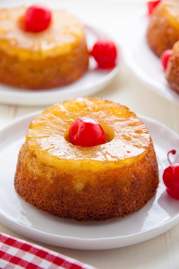 Mini Pineapple Upside-Down Cakes // Small Sweets for a Dessert Reception - weddingfor1000.com